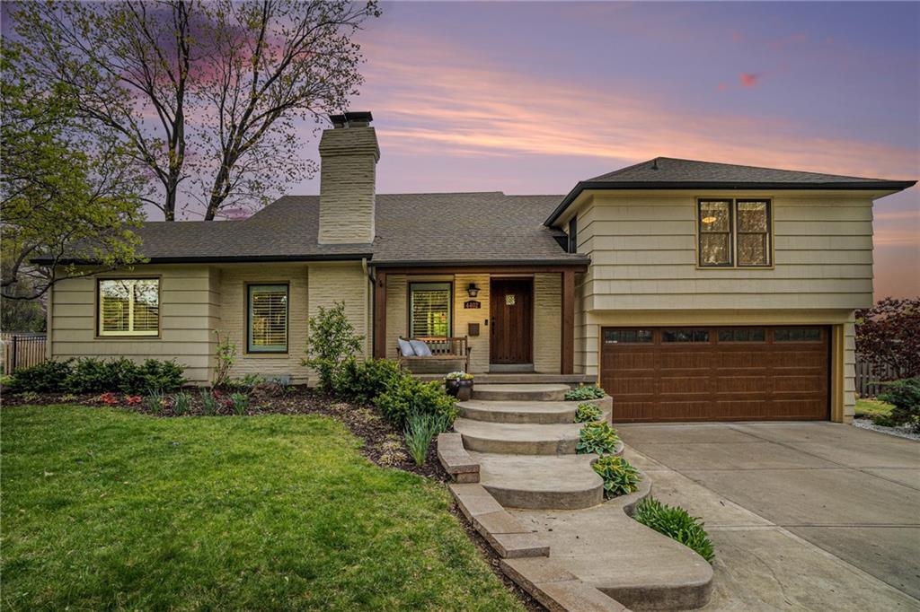 4402 Homestead Dr, Prairie Village, KS 66208