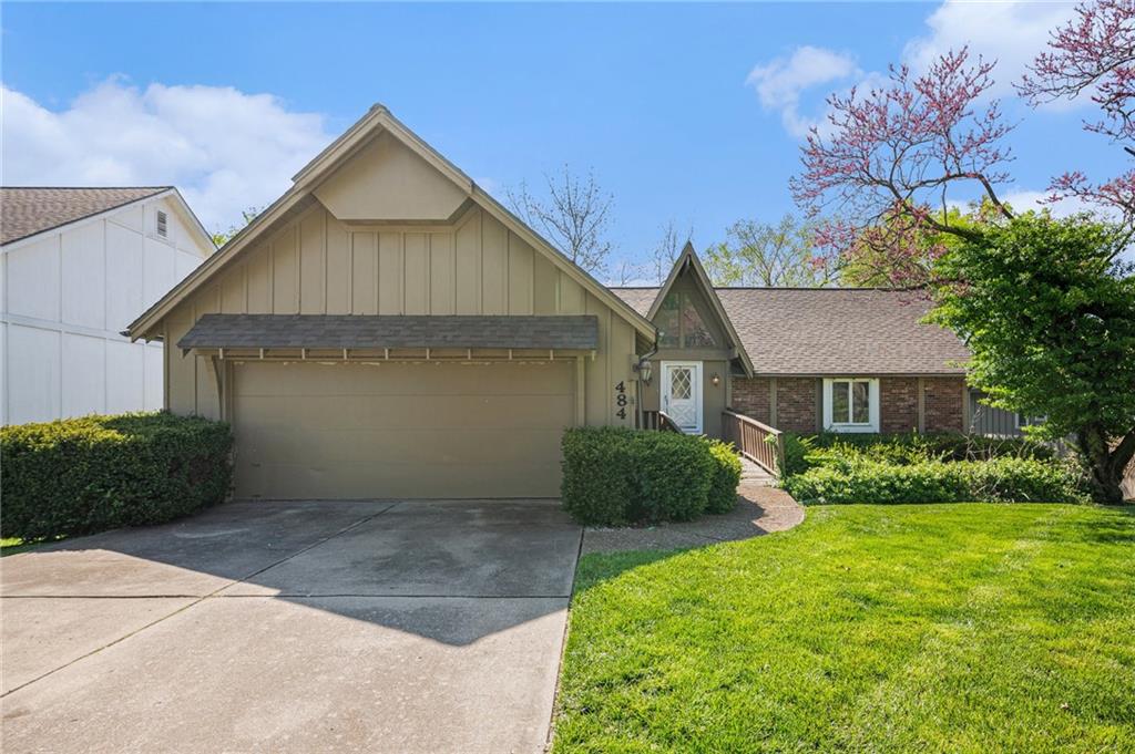484 N Winnebago Dr, Lake Winnebago, MO 64034