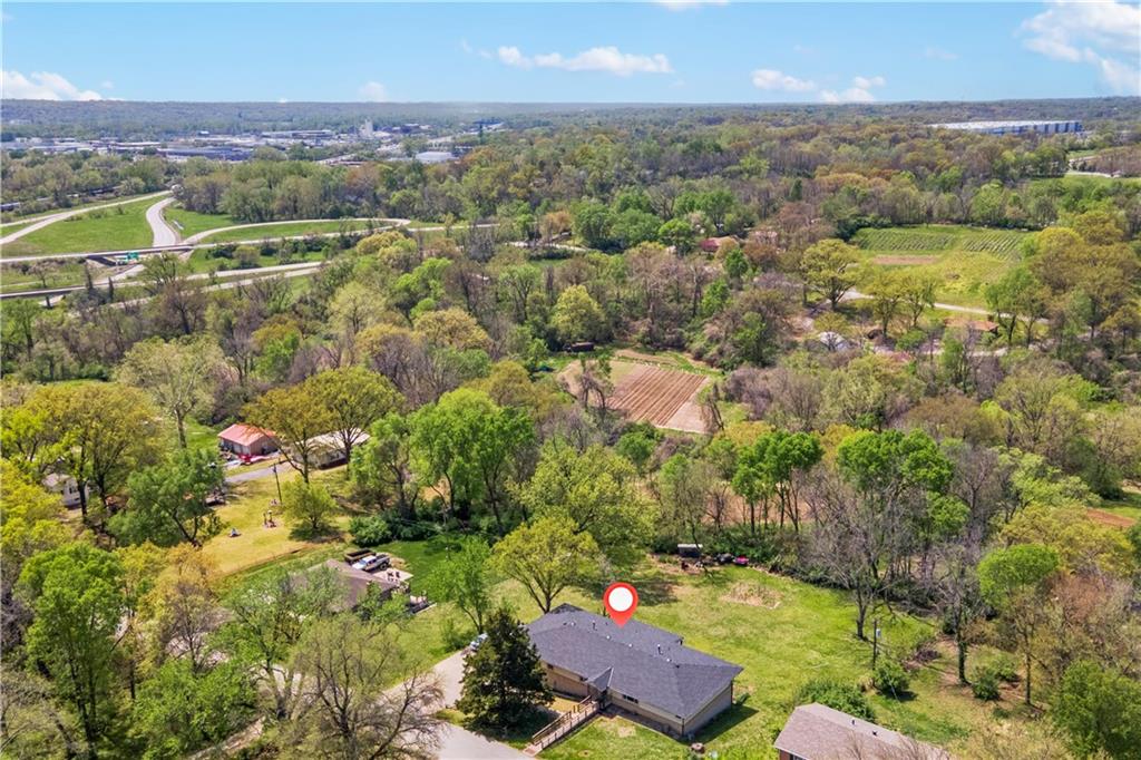 140 N 61st Ter, Kansas City, KS 66102