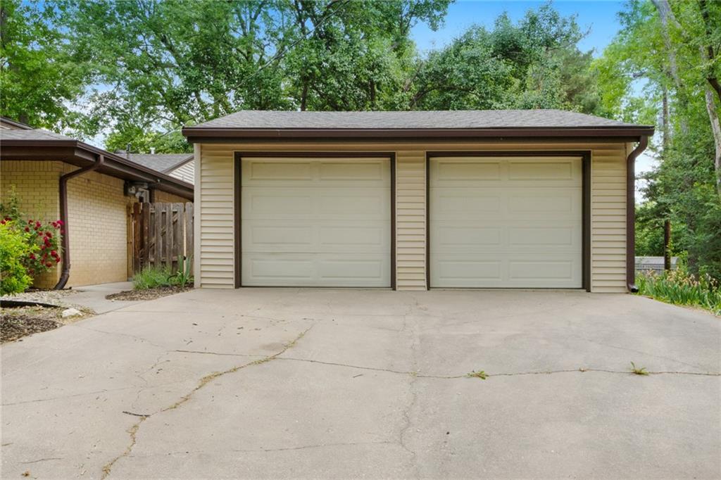 1804 Kenmar Dr, Manhattan, KS 66502