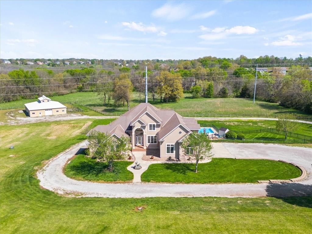 1111 N Campbell St, Pleasant Hill, MO 64080