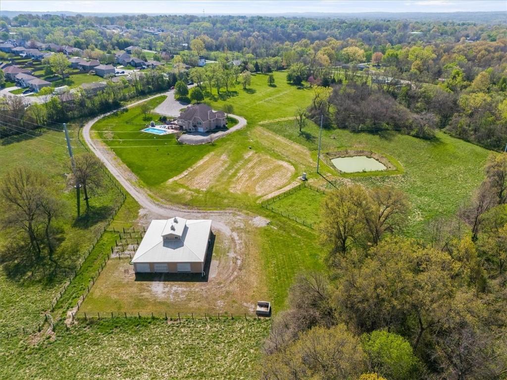 1111 N Campbell St, Pleasant Hill, MO 64080