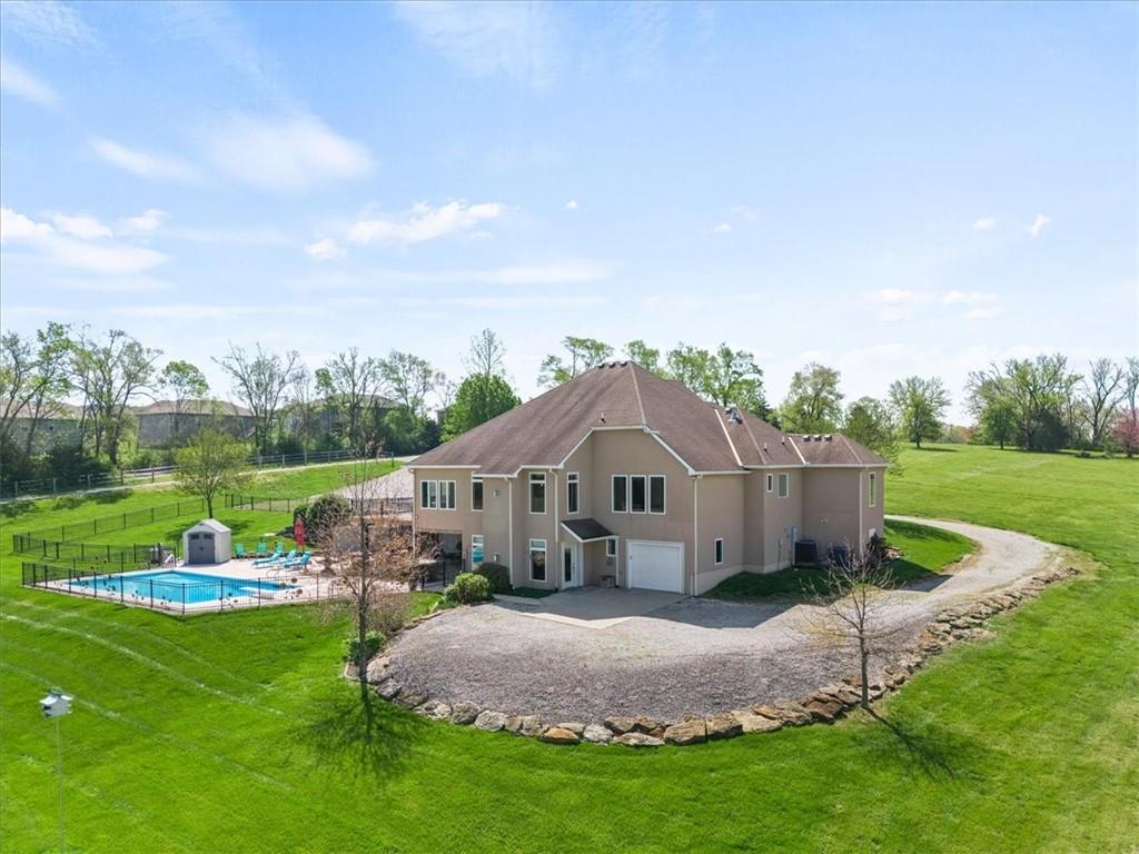1111 N Campbell St, Pleasant Hill, MO 64080
