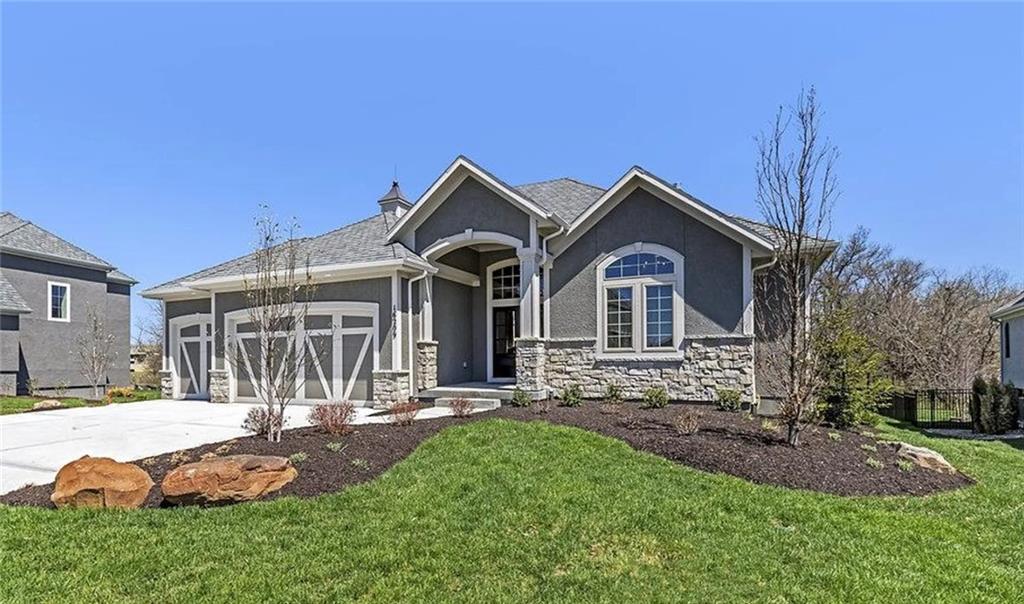 4397 Tee Box Dr, Basehor, KS 66007