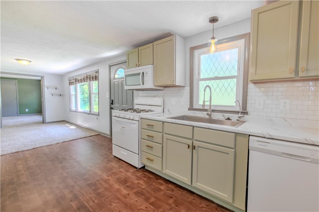 608 Walnut St, Greenwood, MO 64034