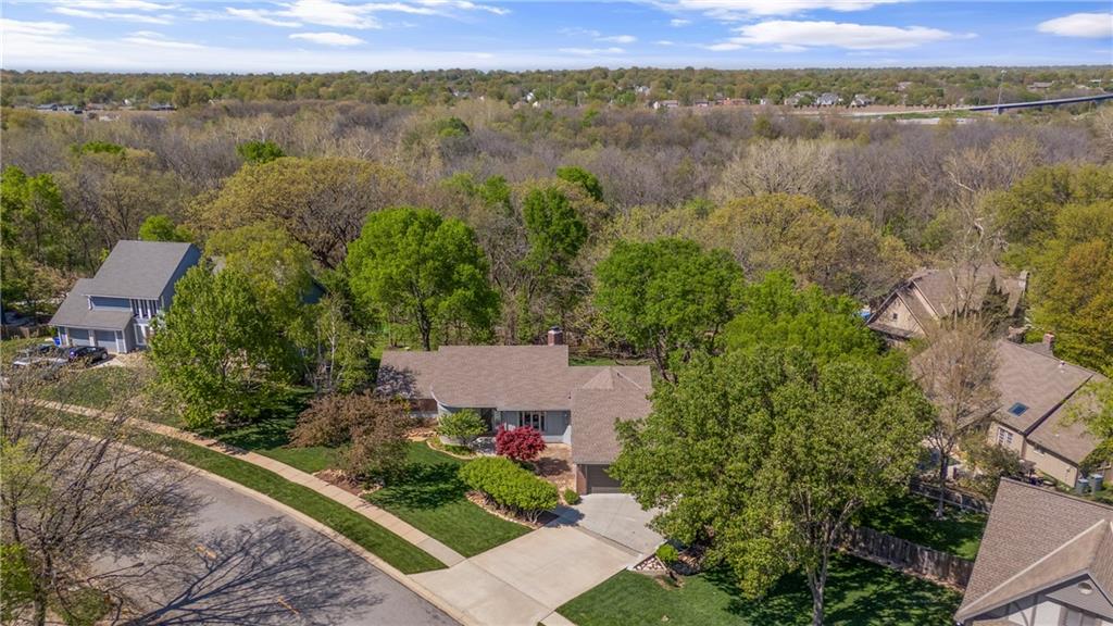 10808 W 109th St, Overland Park, KS 66210