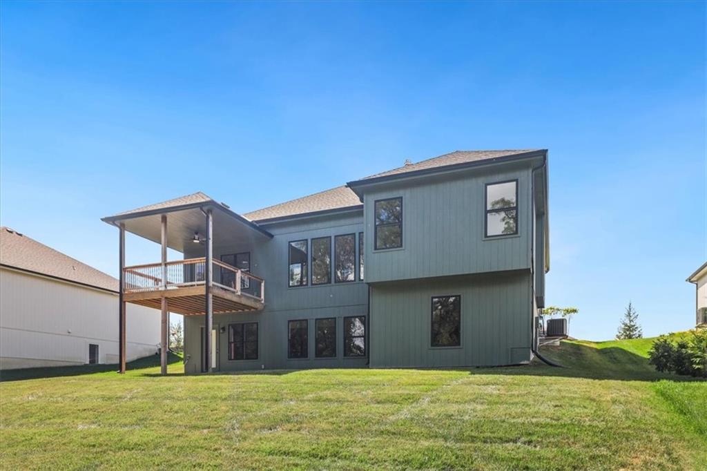 604 Blackhawke Dr, Smithville, MO 64089