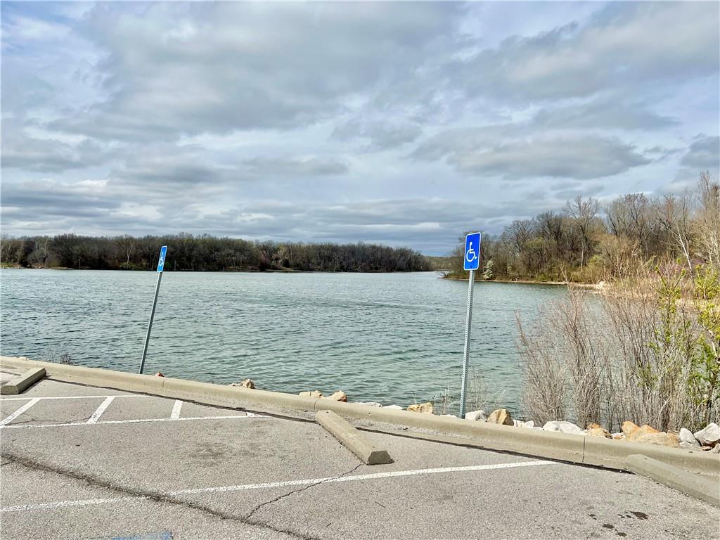 NE Jefferson St NE, Blue Springs, MO 64014
