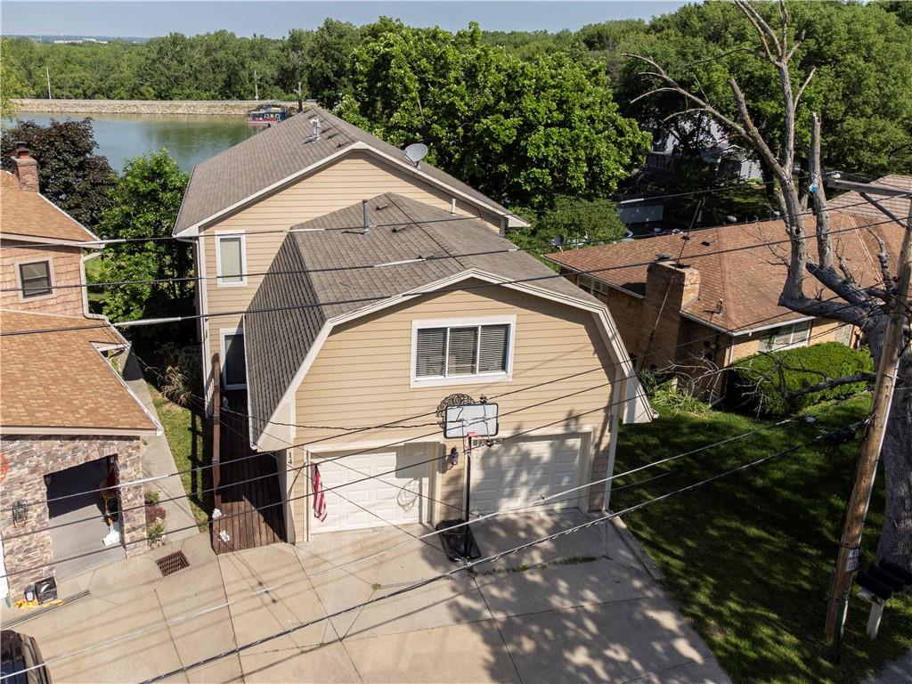 14 Emerald Shore Dr, Lake Tapawingo, MO 64015
