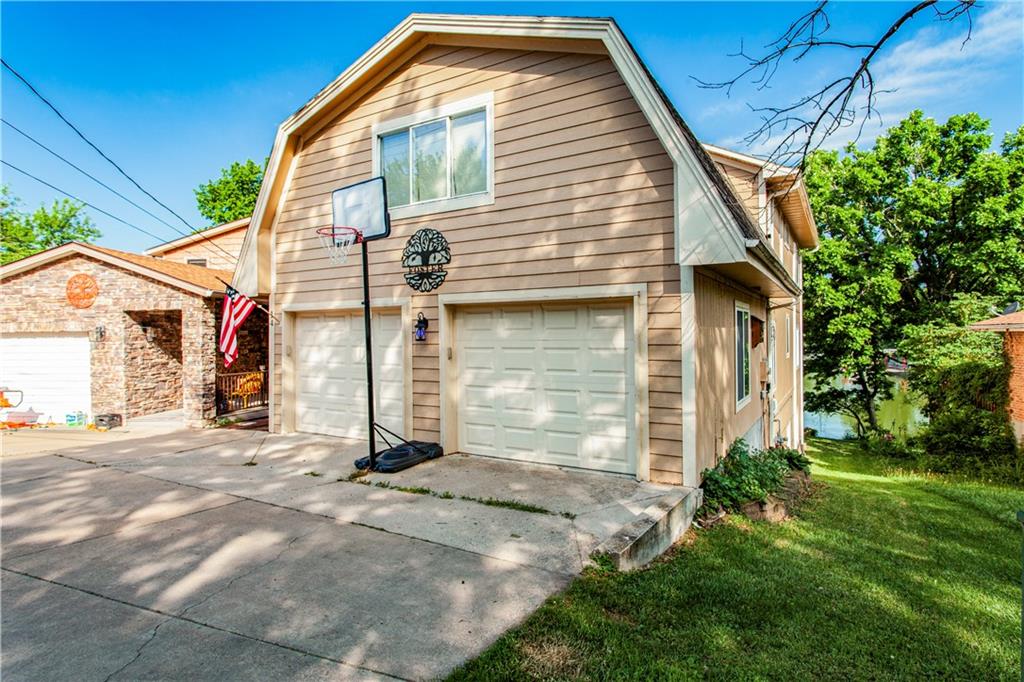14 Emerald Shore Dr, Lake Tapawingo, MO 64015