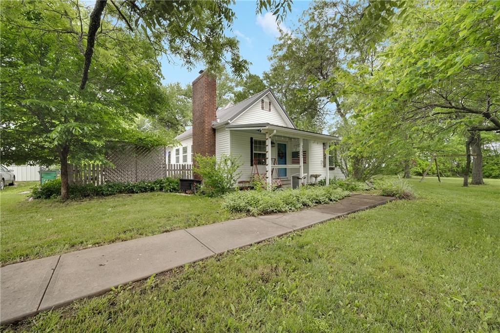 345 SW 100th Rd, Centerview, MO 64019