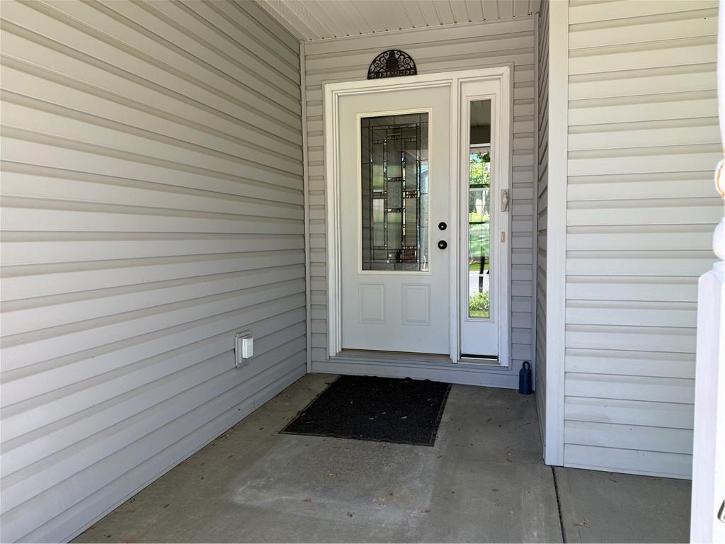 12 Chadwick Ln, Country Club, MO 64506