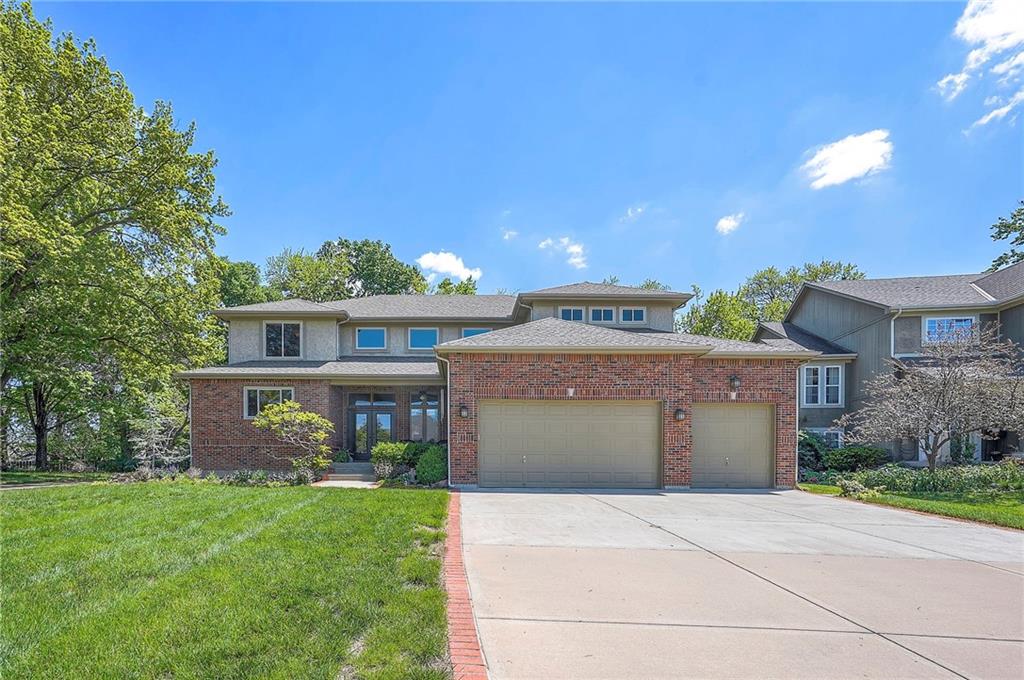 7841 Alden Rd, Lenexa, KS 66216