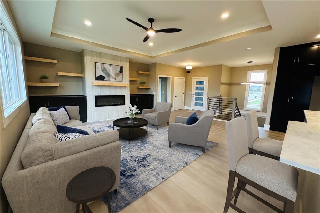202 E Maple St, Lone Jack, MO 64070