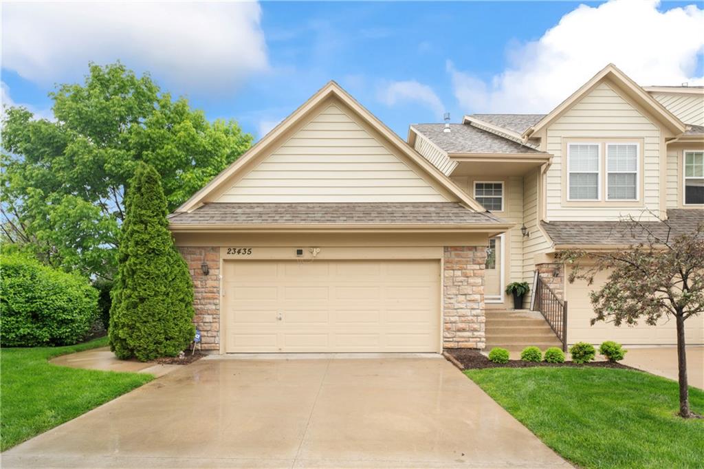 23435 W 89th Ter, Lenexa, KS 66227