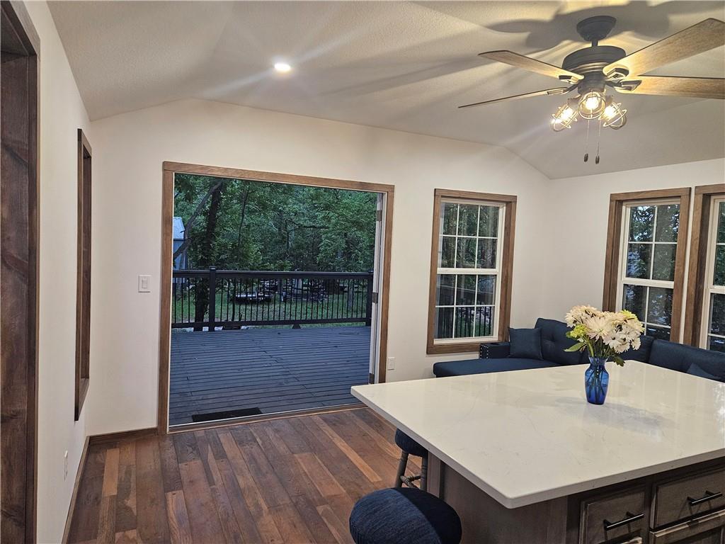 13 S Lakeside Cir, Linn Valley, KS 66040