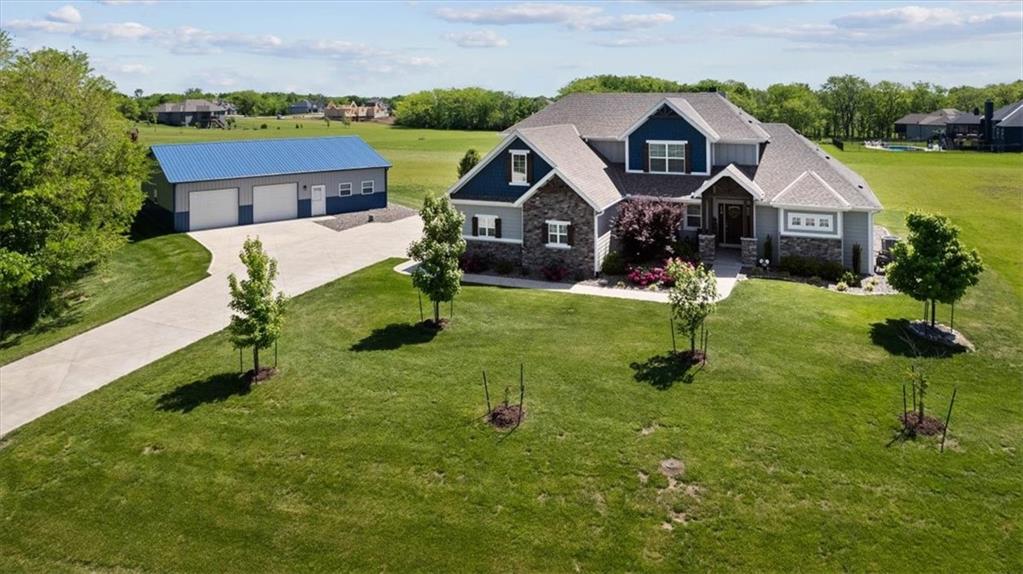 30307 Woodland Dr, Pleasant Hill, MO 64080