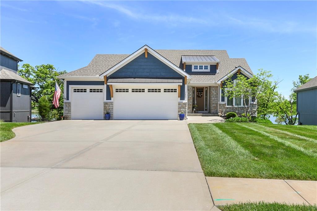 1407 Kensington Ln, Raymore, MO 64083