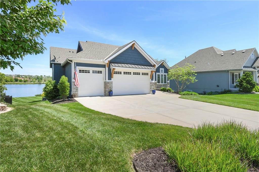 1407 Kensington Ln, Raymore, MO 64083