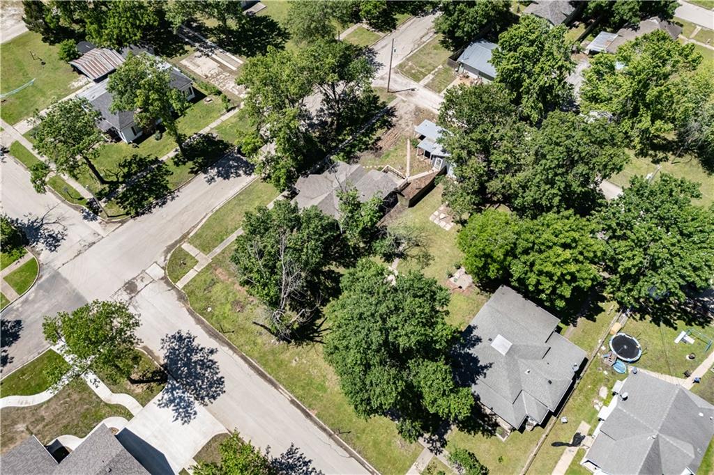 901 N 9th St, Neodesha, KS 66757