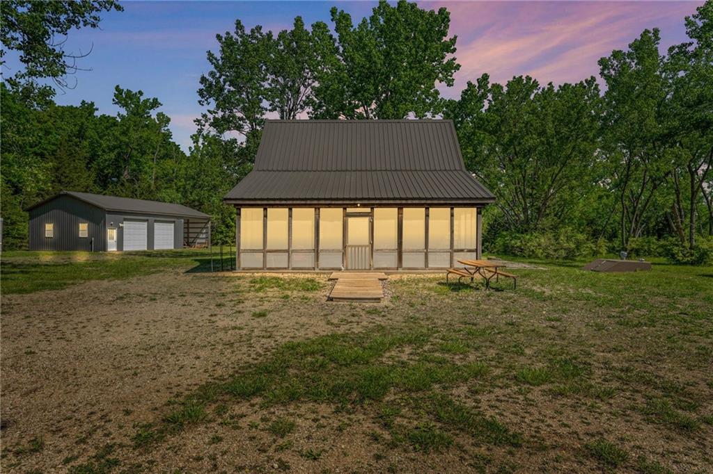 8674 Cozy Ln, Ozawkie, KS 66070