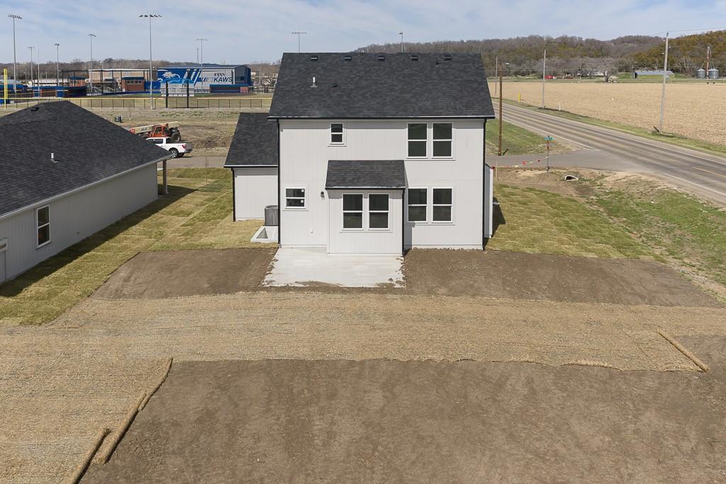 1016 2nd St, Perry, KS 66073