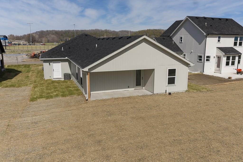 1014 2nd St, Perry, KS 66073