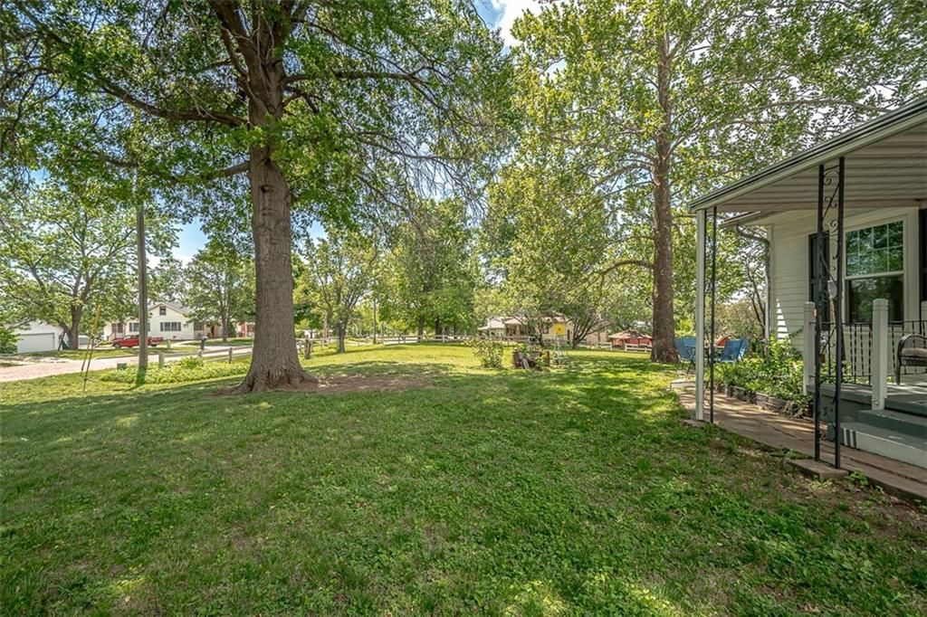 922 Frazier St, Valley Falls, KS 66088