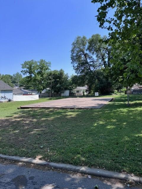 219 Pottawatomie St, Leavenworth, KS 66048
