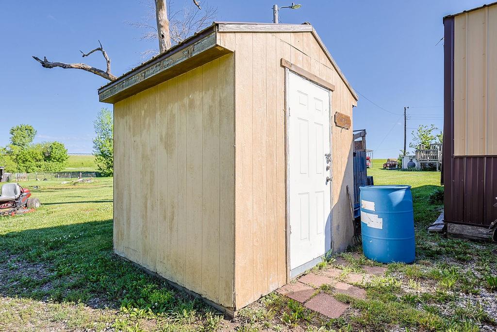 1426 Loveland Dr, Stewartsville, MO 64490