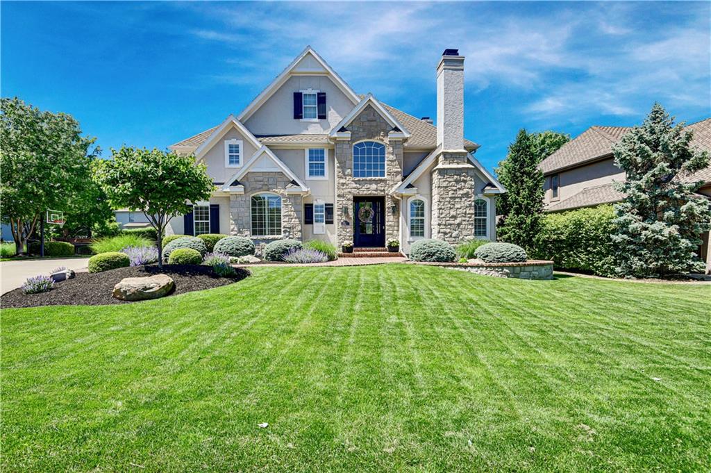 14732 Maple St, Overland Park, KS 66223