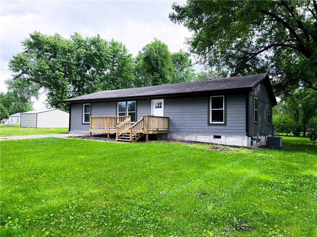 201 W Kelley Ave, Leeton, MO 64761