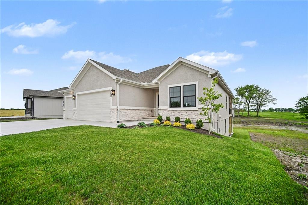 462 Green Dr, Lawson, MO 64062