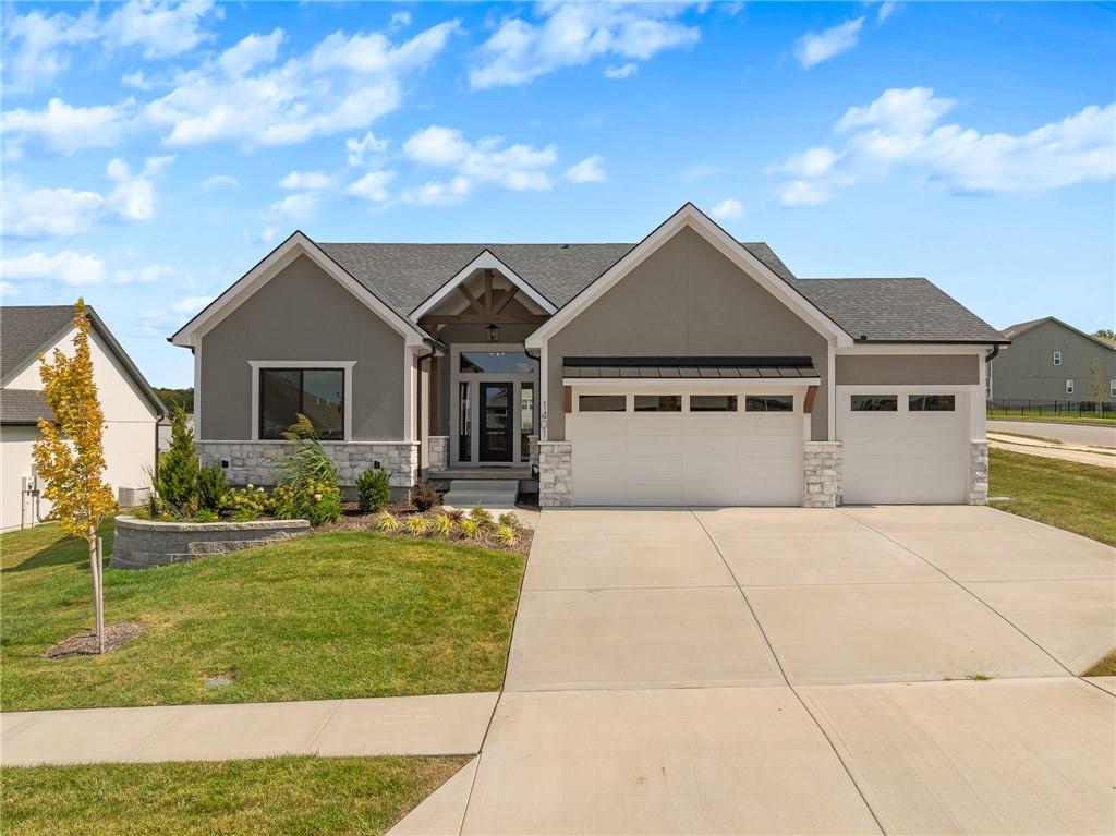 1401 Kintyre Ct, Raymore, MO 64083