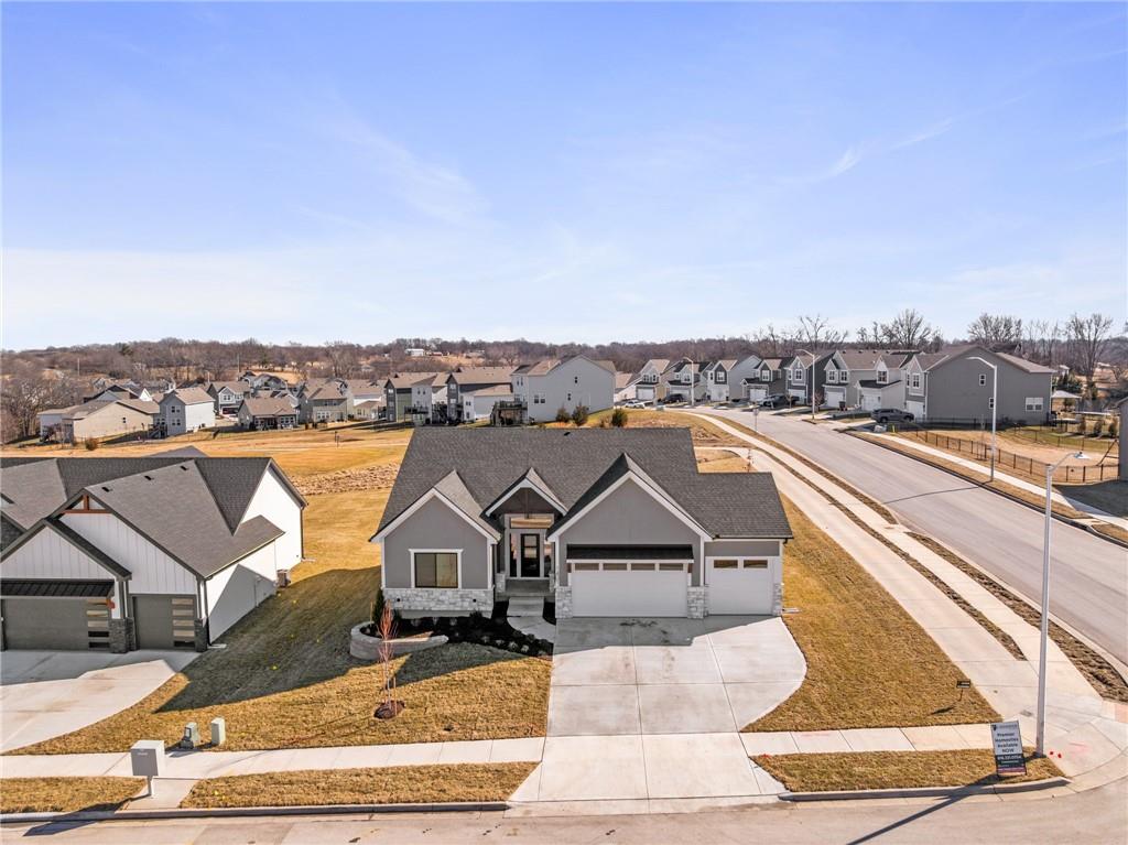 1401 Kintyre Ct, Raymore, MO 64083