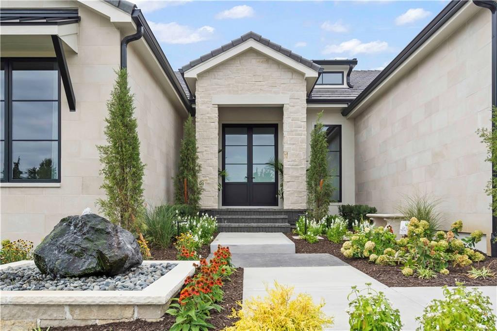 16010 Glenfinnan Way, Loch Lloyd, MO 64012