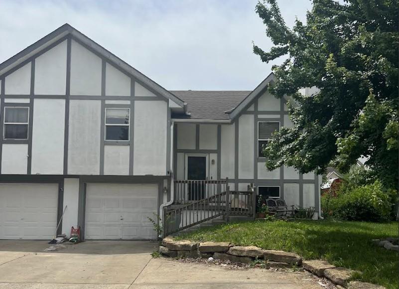 1827 W Gates Dr, Platte City, MO 64079
