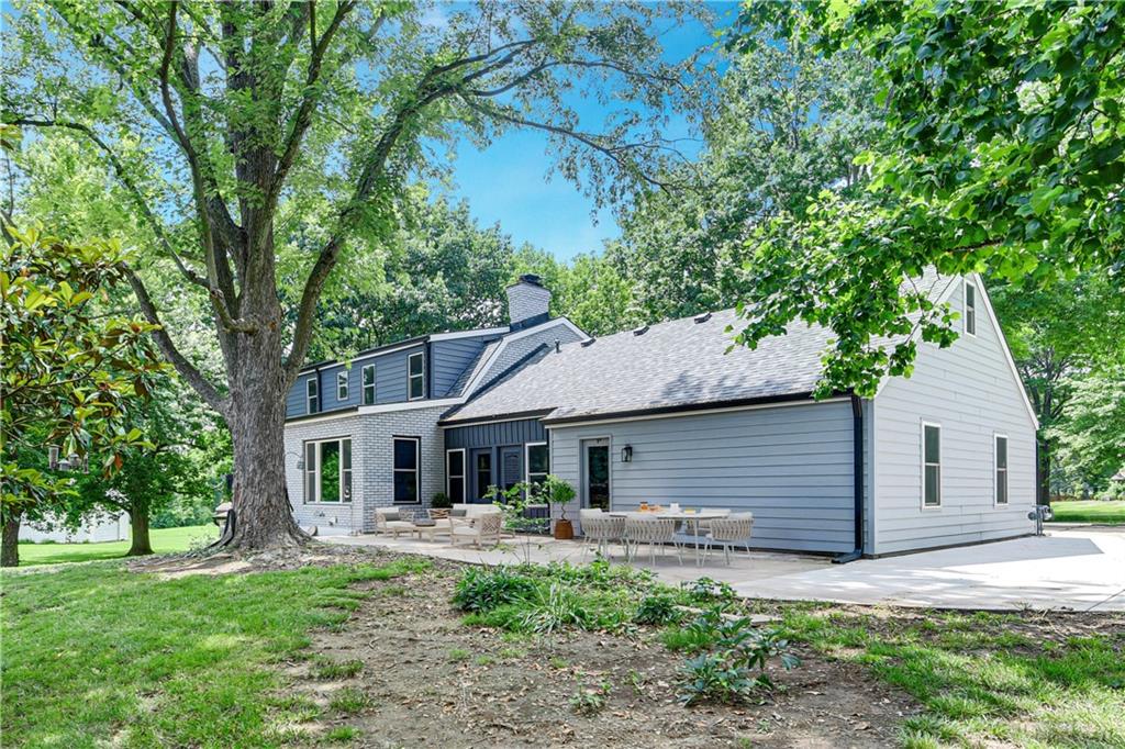 3200 NW 51st Ter, Blue Springs, MO 64015