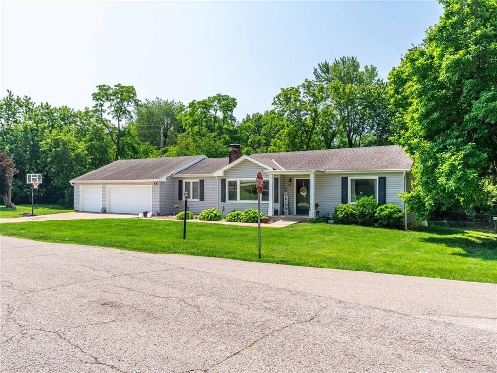 2 Ridgeland Rd, Country Club, MO 64505