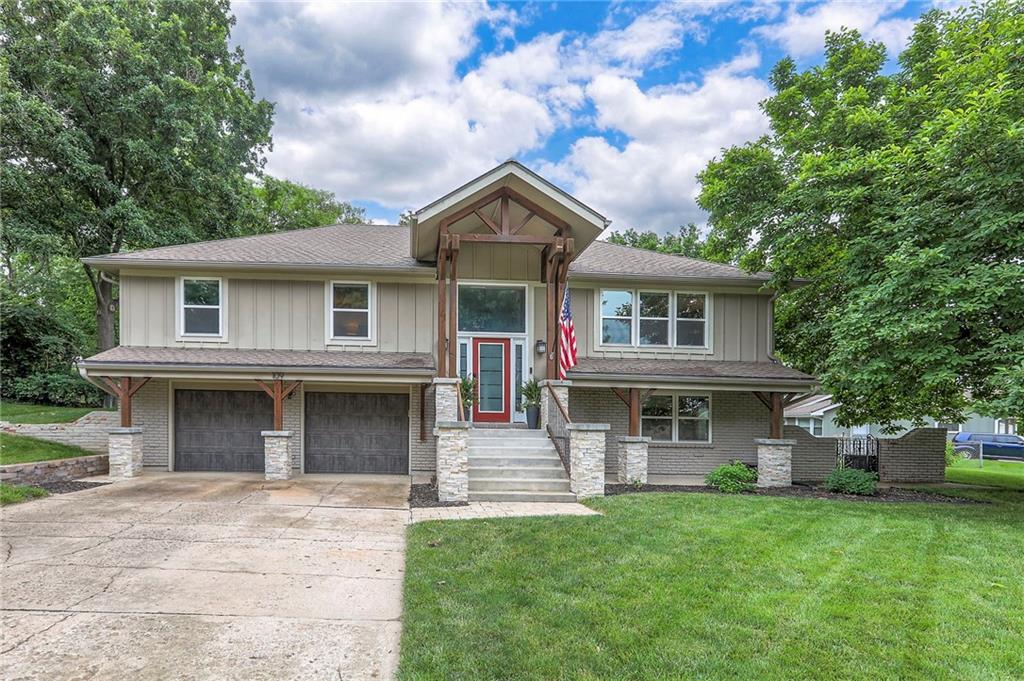 109 Saponi Ln, Lake Winnebago, MO 64034