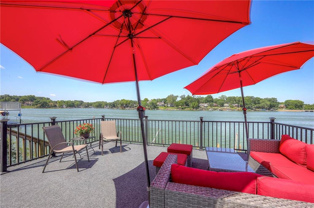 22 Emerald Shore Dr, Lake Tapawingo, MO 64015