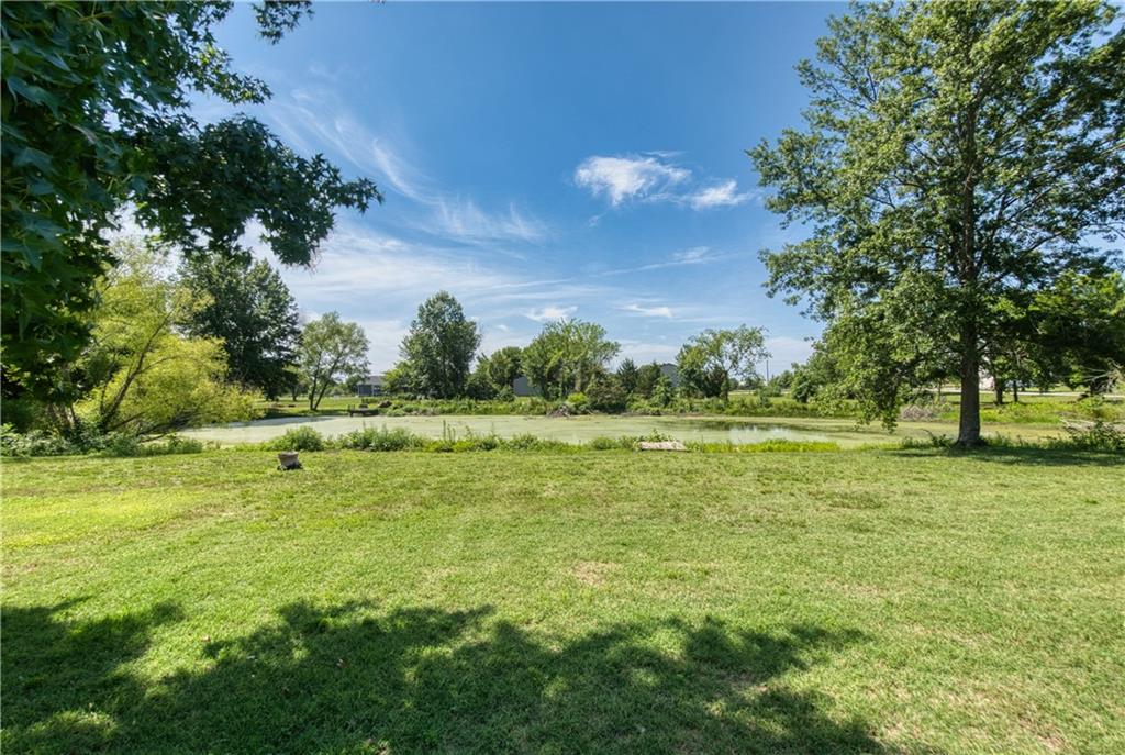440 41p Rd, Clinton, MO 64735