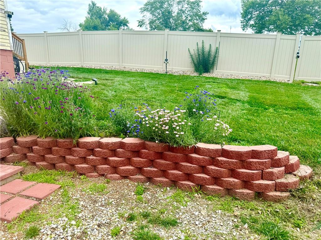 226 Mckenzie St, Barnard, MO 64423