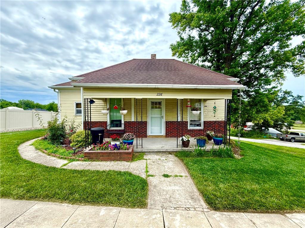 226 Mckenzie St, Barnard, MO 64423