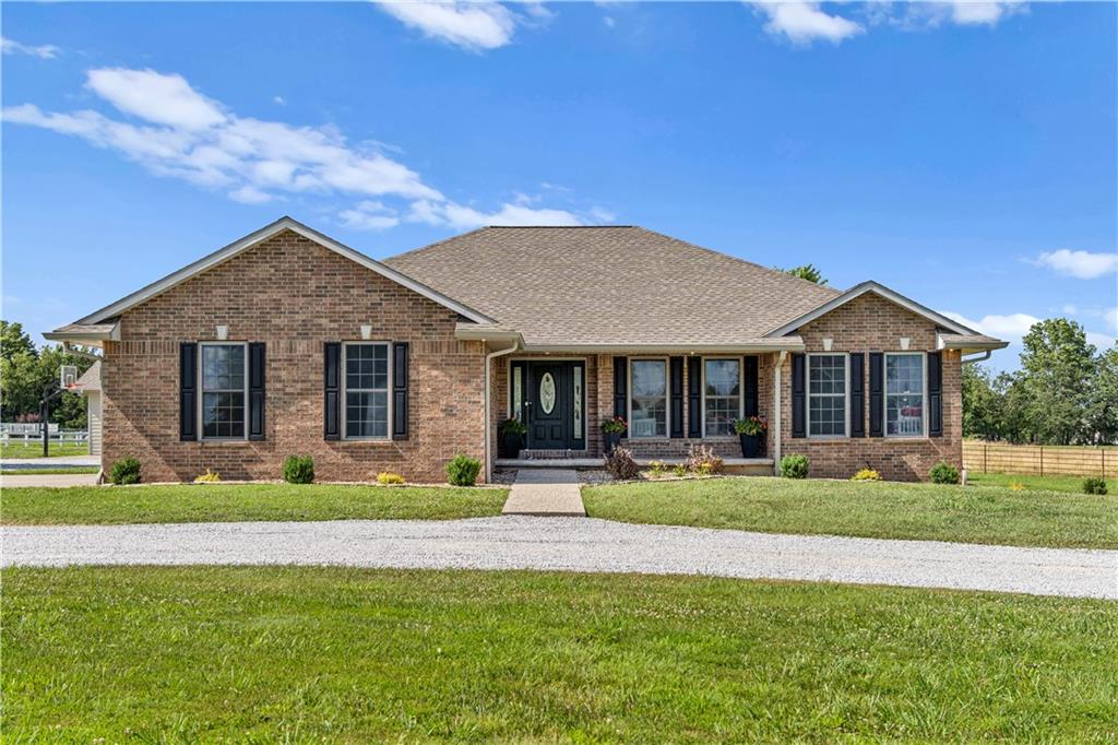 14859 E Rebel Rd, Nevada, MO 64772
