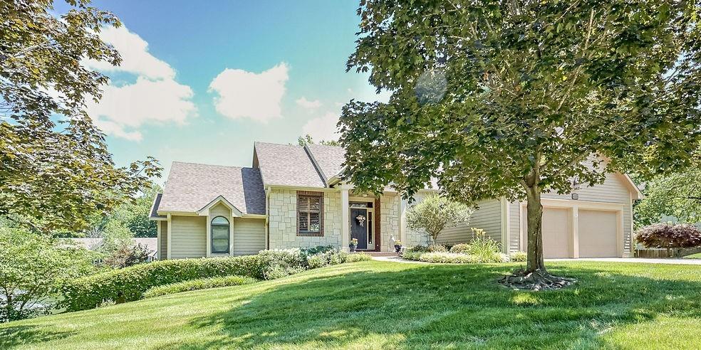 3309 Westwood Dr, St Joseph, MO 64505