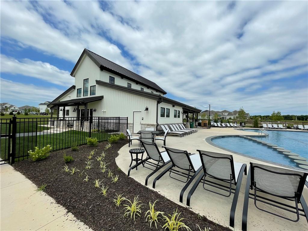 17032 Parkhill St, Overland Park, KS 66221