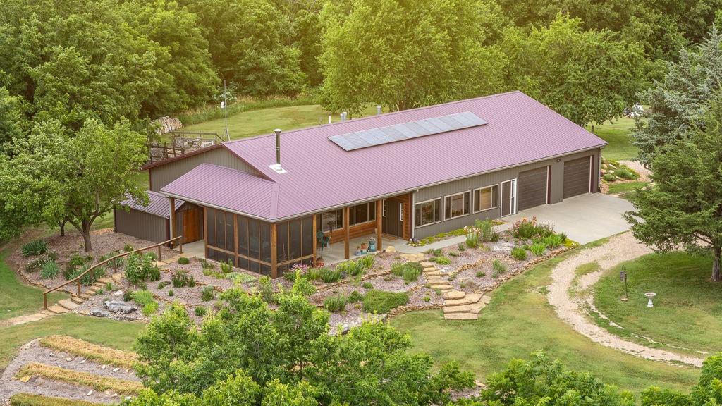 1978 Buck Creek Rd, Perry, KS 66073