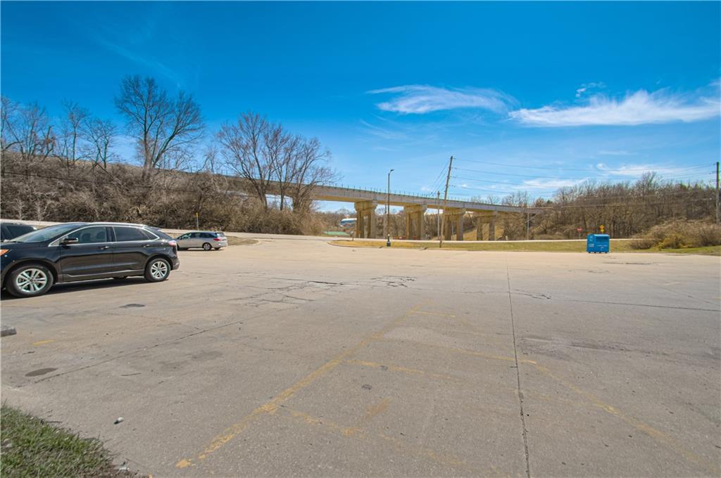 1100 H Hw, Liberty, MO 64068