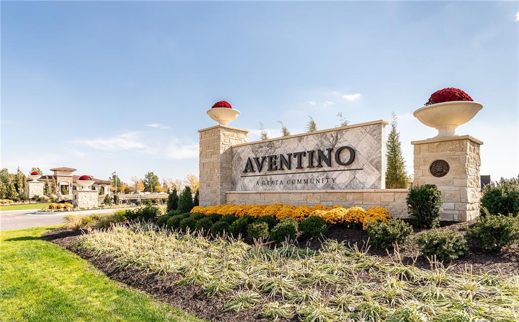 13623 Granada Dr, Leawood, KS 66224